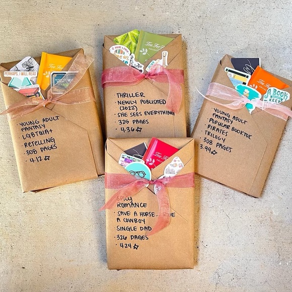 Blind Date with a Book🍎📚‎ - Picture 4 of 5